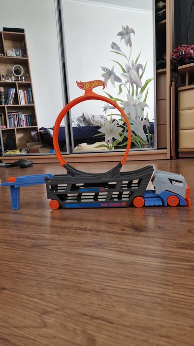 Hot wheels автовоз трек кільцевий