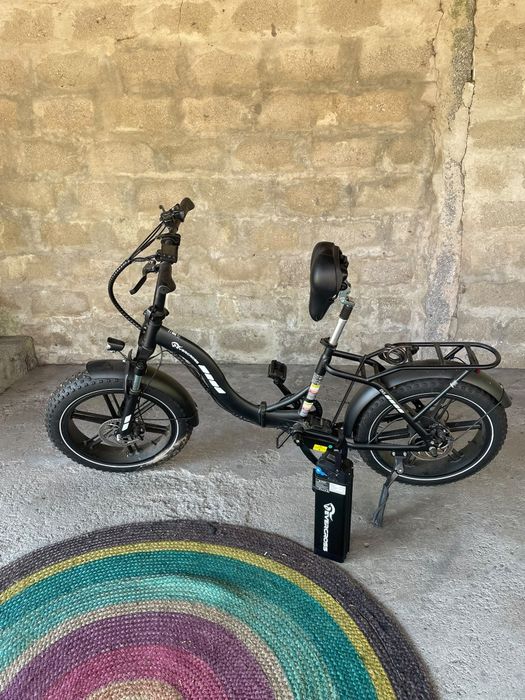 Bicicleta elétrica dobrável