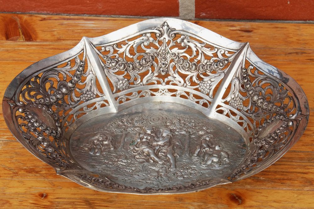 Срібна конфетниця 800 пр.Троянда Хільдесхайм.