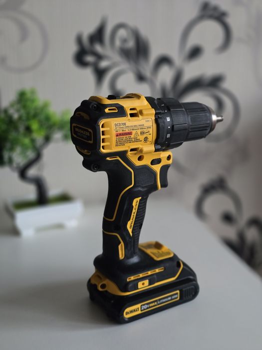 Безщітковий акумуляторний дриль / шуруповерт 20V DeWALT DCD708 USA 1.5