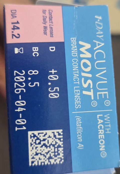 Soczewki jednodniowe ACUVUE MOIST with  Lacreon