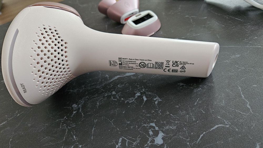 Depilator laserowy Philips Lumea 9900 IPL BRI977/00