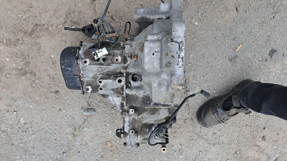 Коробка передач мазда 2.0 дизель mazda ditd 323 MPV Premacy 626 rf2a