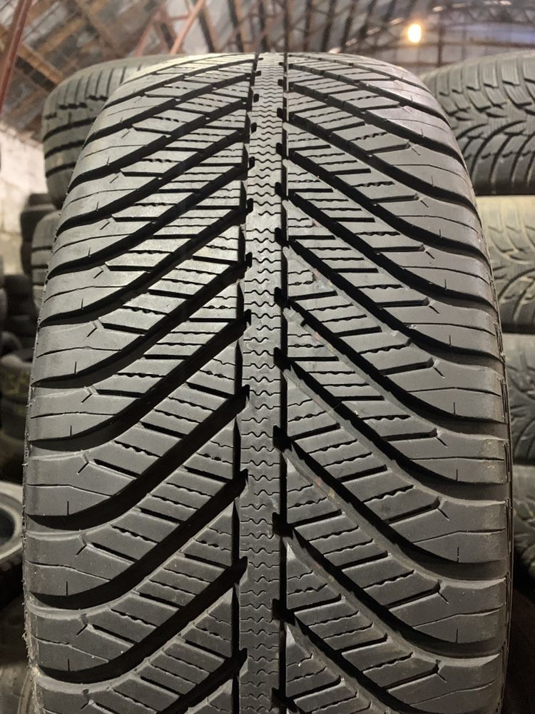 Goodyear Vector 4Seasons Gen-3 215/60 R16 99V XL