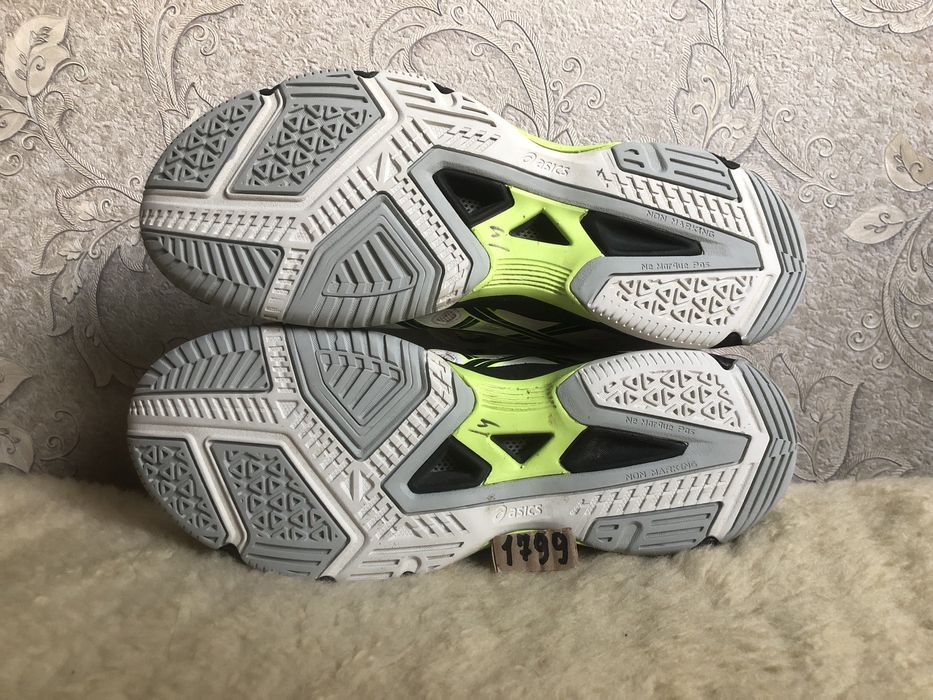 Оригінал, кросівки Asics Gel Beyond волейбол теніс 42 41,5 41 26,5 26