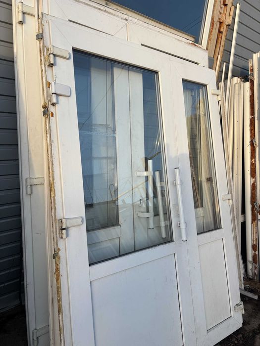 Дверь ДВОЙНАЯ ВХОДНАЯ металопластиковая VEKA 2190\1560 входная группа