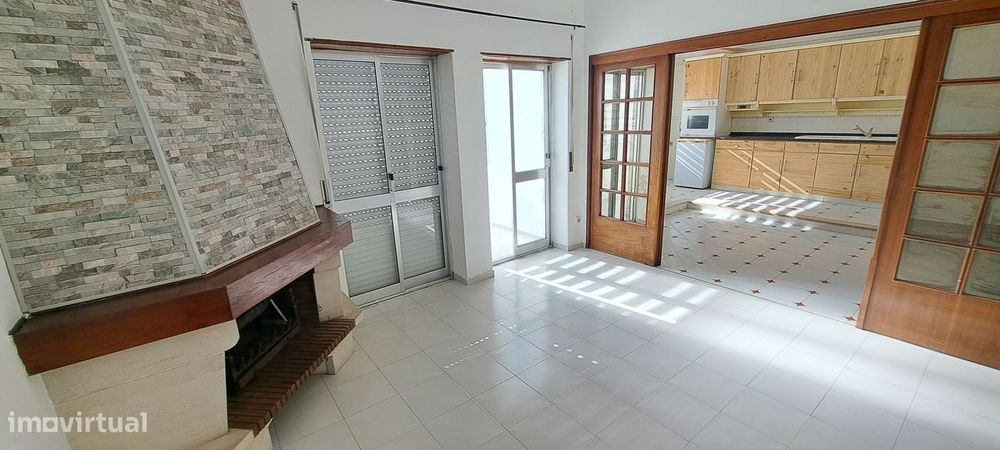 Apartamento T3 com 106m² e Arrecadação no Montijo — Montijo E Afonsoeiro, Setúbal