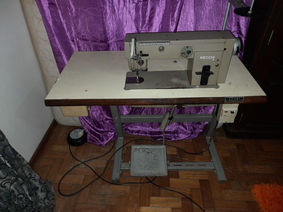 Maquina de cozer industrial de ponte e linha