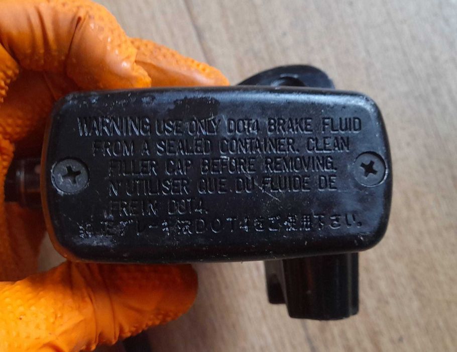 PINÇAS BOMBA TRAVÃO FRONTAL NISIN RADIAIS 110Mm