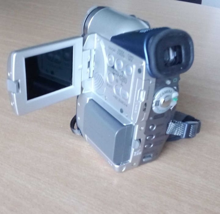 Câmara de vídeo y gravador digital Canon MV5i MC