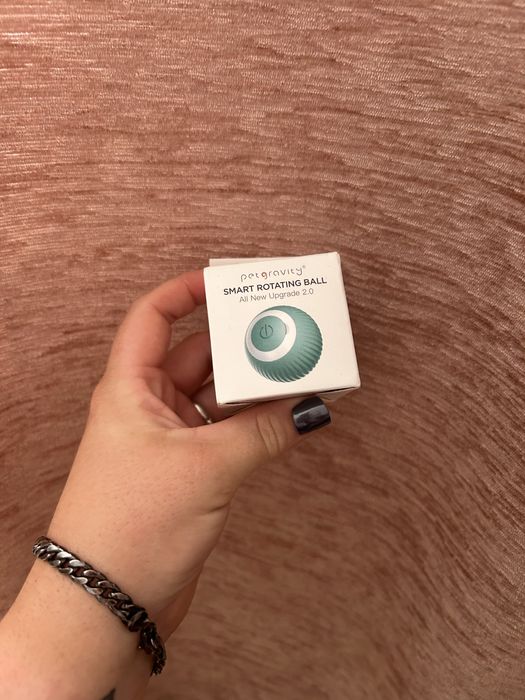 Smart Rotating Ball для котів