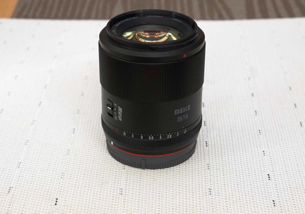 Meike 55mm F1.4 для Sony E