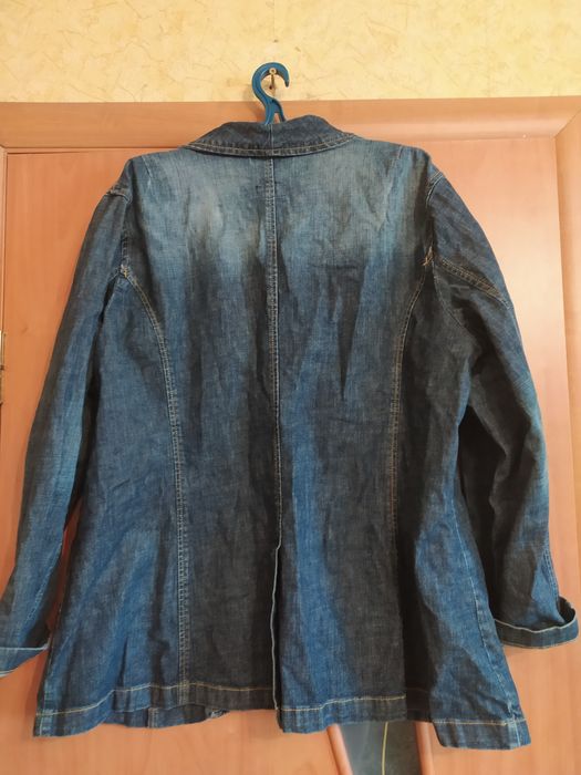 Продам джинсовую куртку