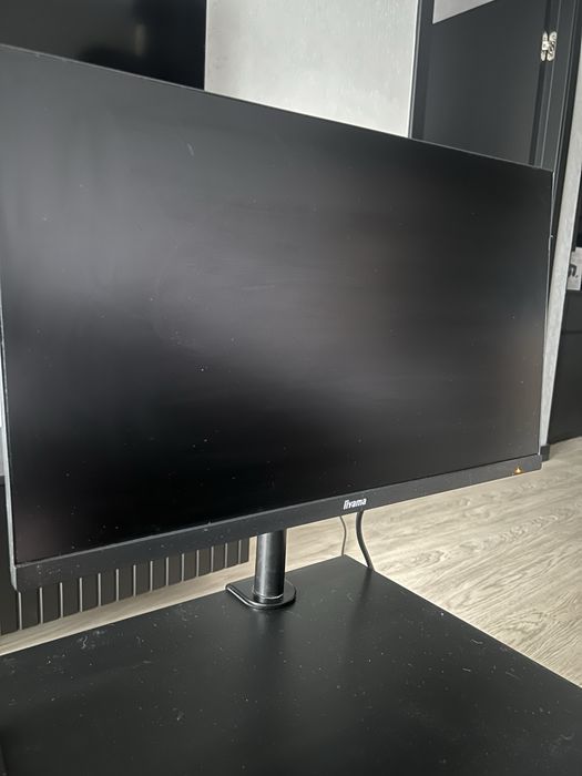 Monitor liyama 24 cali IPS 1080p – z defektem