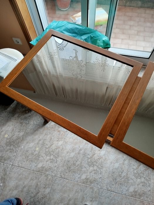 Espelho em moldura de madeira 50*60