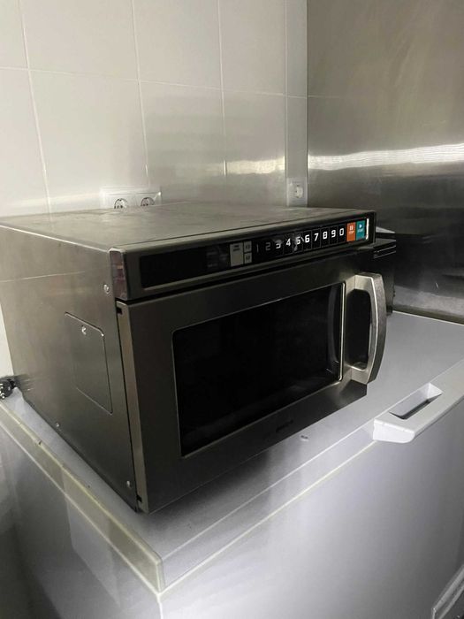 Micro-ondas Profissional GGM MWM1721 (17L, 2.1kW)