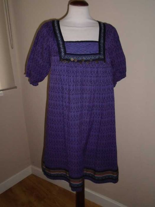 Vestido roxo muito original