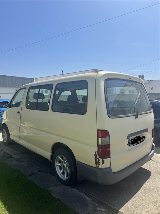 Toyota hiace 9 lugares