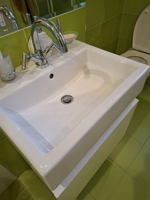 Umywalka z szafką Koło