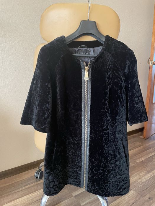 Натуральний полушубок з астрагану ( овчина найвищоі яксті ). Турція