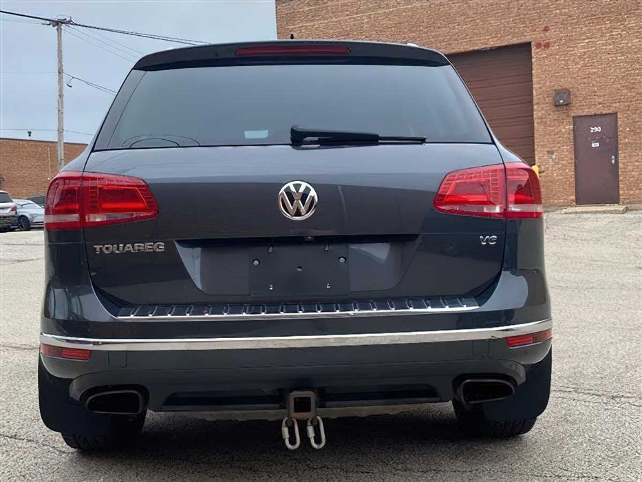Volkswagen Touareg      2015