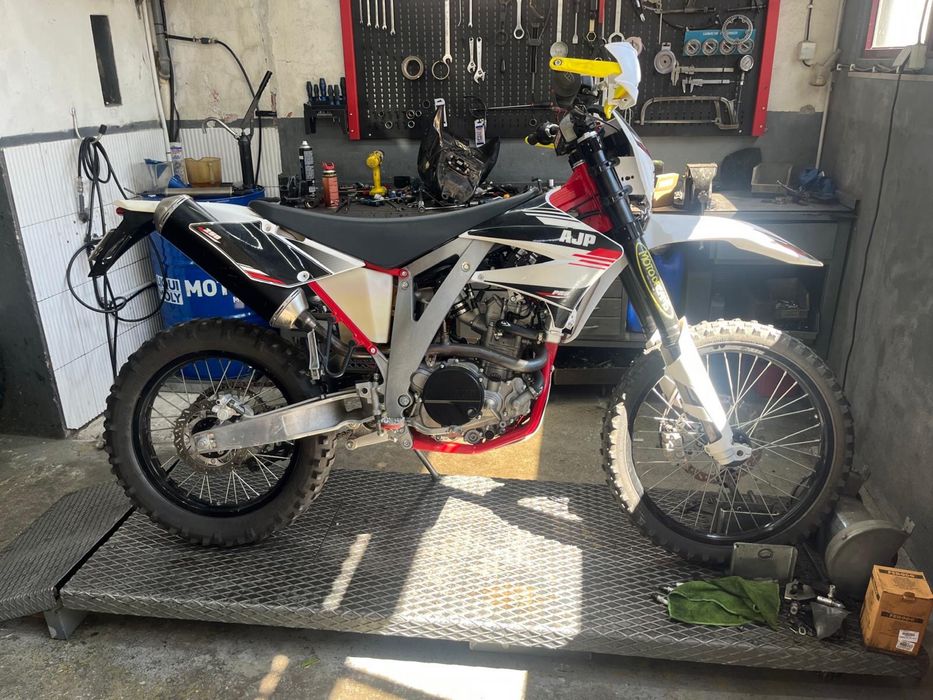 AJP PR5 250cc - 2018