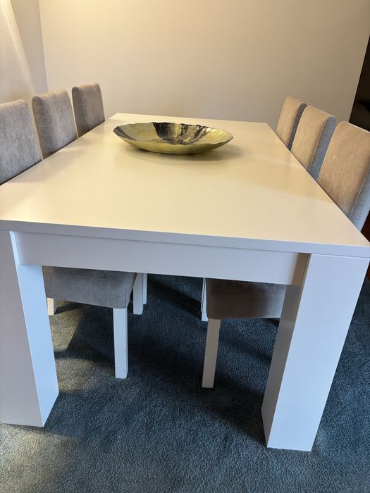 Mesa com 6 cadeiras