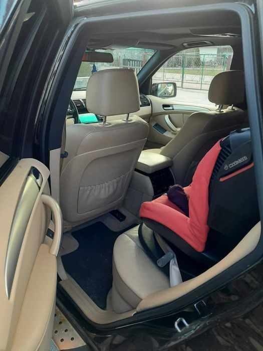 Auto BMW X5 E53