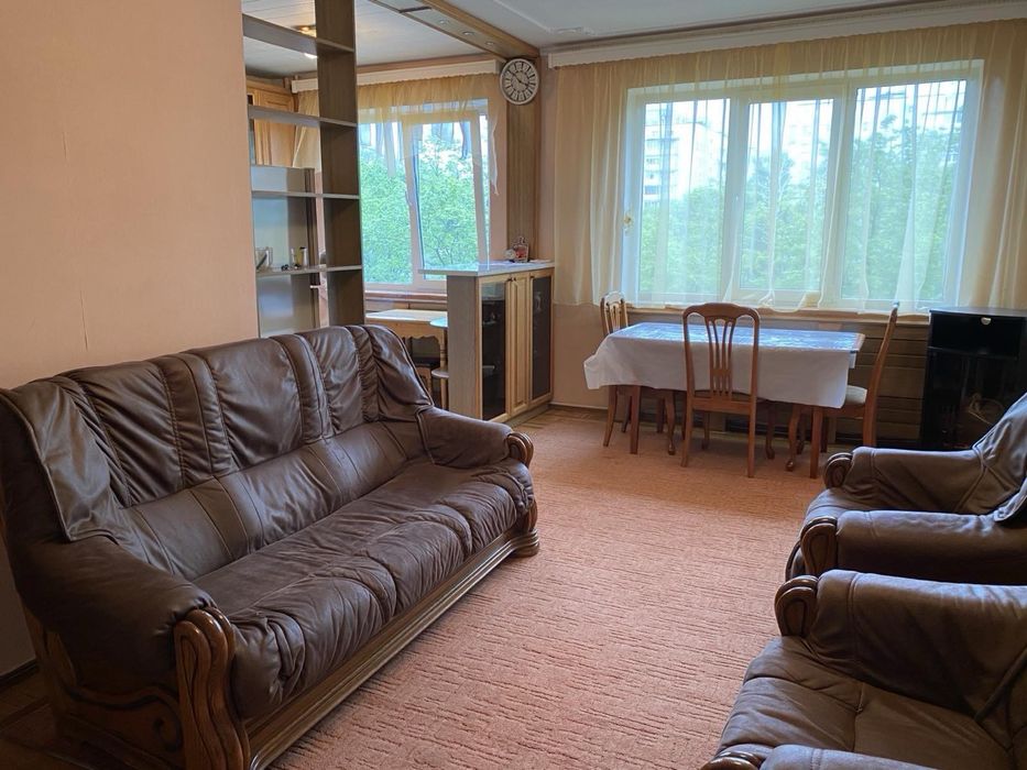 Світла та затишна трикімнатна квартира в оренду