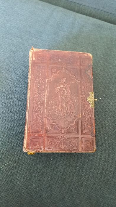 Livro antigo, oficio da missa