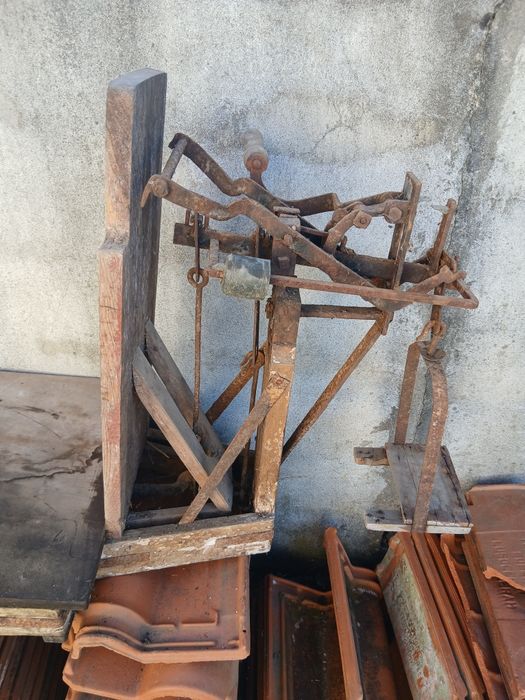 Balança antiga em bom estado