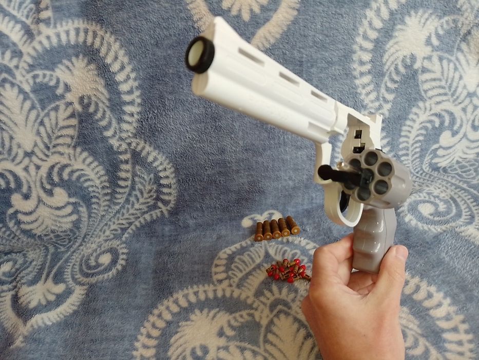 Игрушечный пистолет револьвер Python 357 мягкие пули гильзы