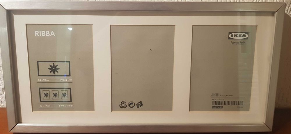 Moldura cinza prata IKEcom 3 espaços para  fotos. Oportunidade 10€