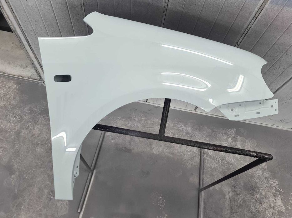 Błotnik VW CADDY 3 III 04-10 kolor LL7E