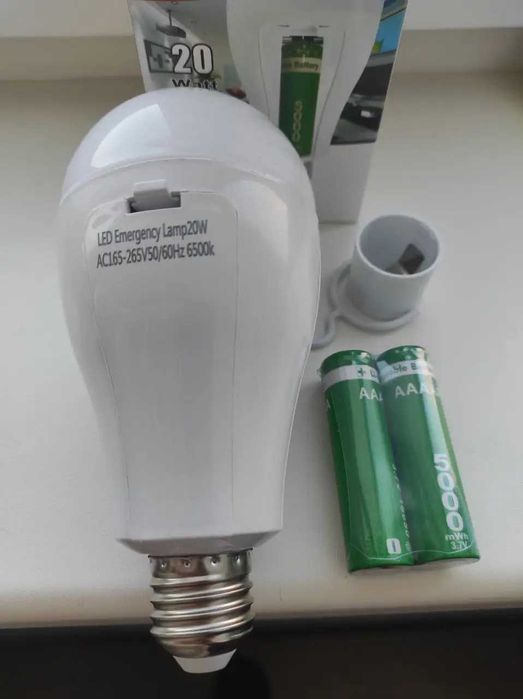 Лампочка с аккумулятором светодиодная в цоколь 2x18650 20w Led E27