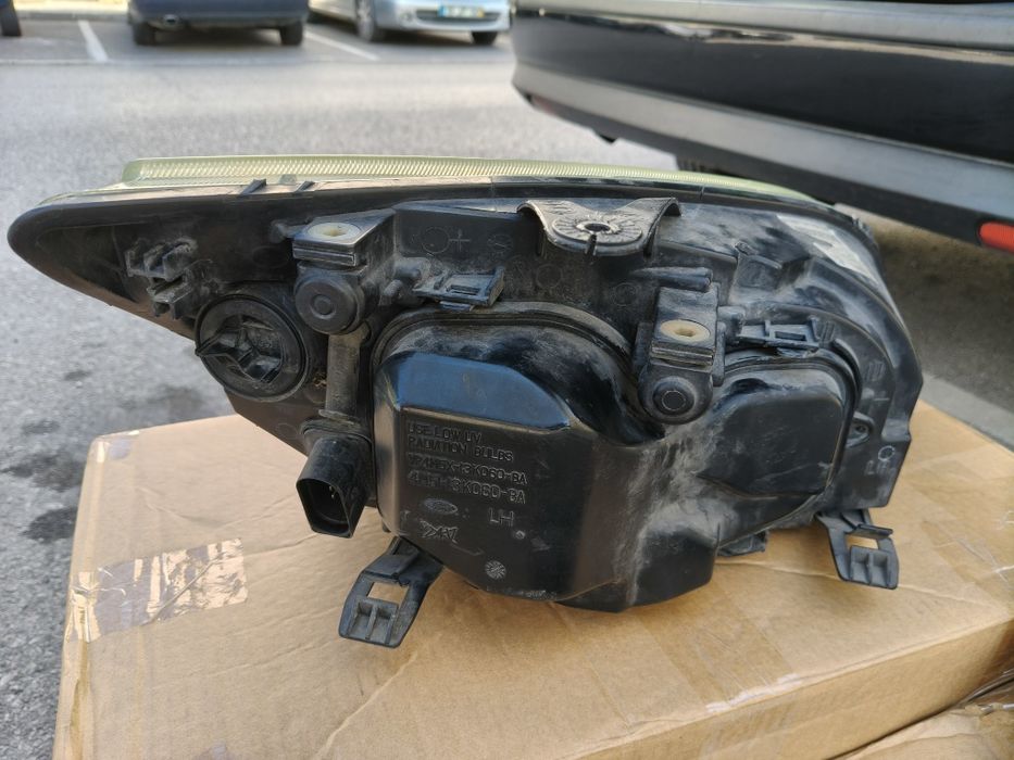 Farol esquerdo Ford Focus mk2