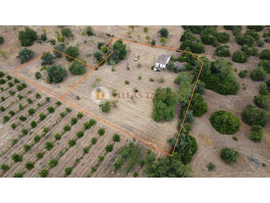 Terreno com 3.150 m² e dois artigos urbanos para reconstrução - San...