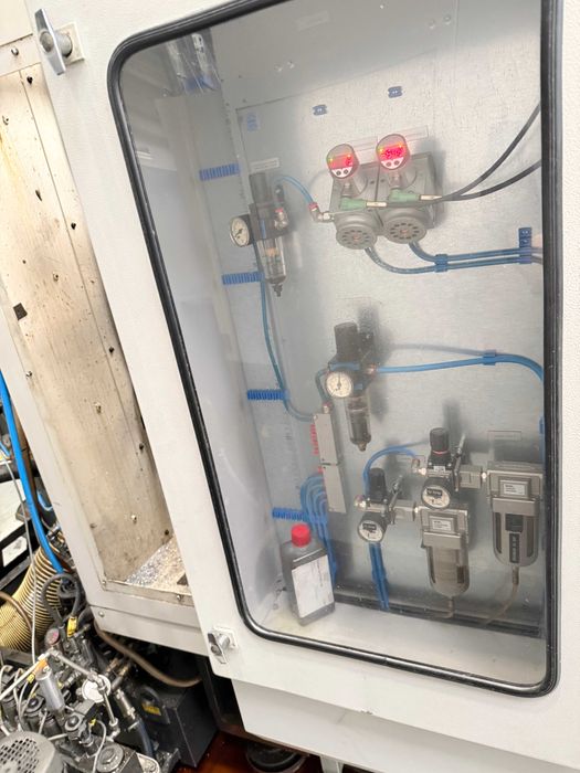 Pionowe centrum obróbcze CNC BROTHER