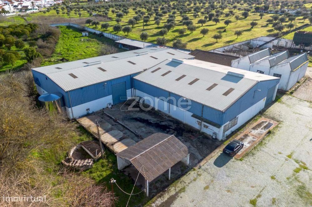 Armazens de atividade Industrial - Lagar de Azeite - Moura