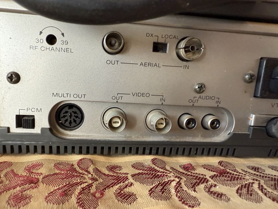 Sony SL-F1E / TT-F1E | Gravador Betamax Portátil + Sintonizadora