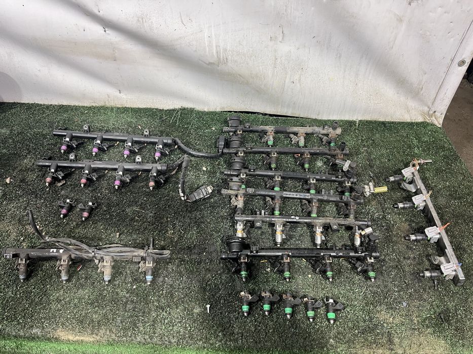 Форсунки 1.4 1.6 2.0 бензин renault megane scenic 2 3 паливна рампа