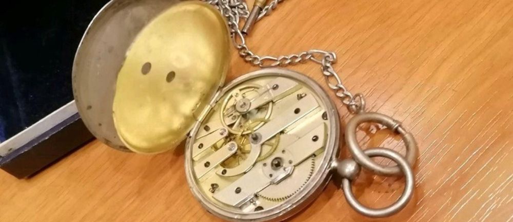 Relógio bolso cilindro em prata huit trous en rubis
