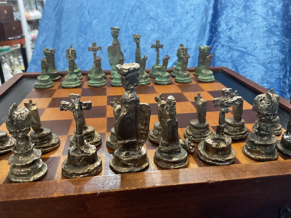 Xadrez jogo em metal ,discrição abaixo ,anúncios abaixo