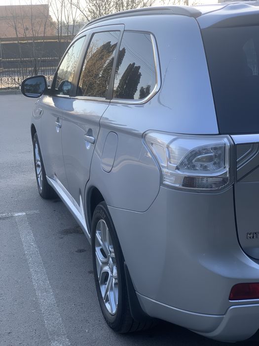 Mitsubishi Outlender PHEV