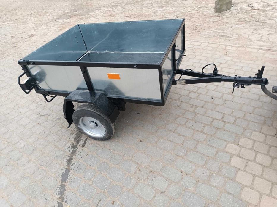 Przyczepka samochodowa