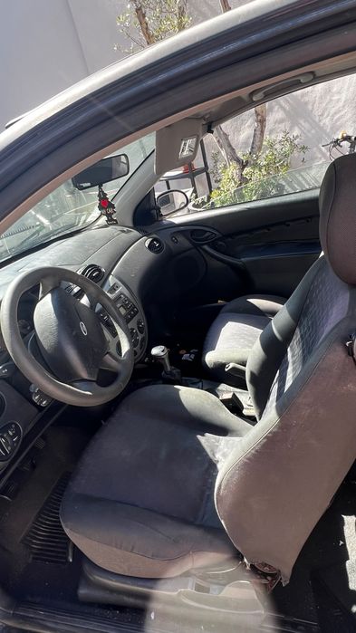 Ford focus 1.6 preto