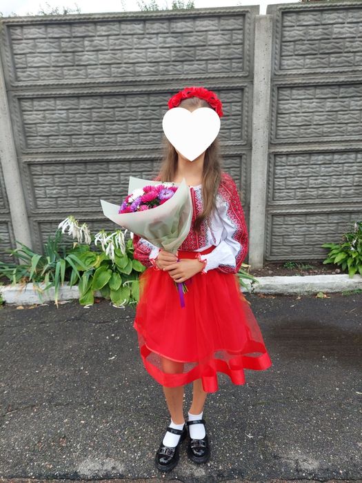 Юбка Червона, дуже гарна