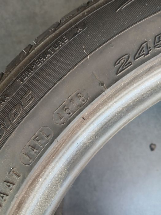 2 pneus 245 45 r17 Nexen