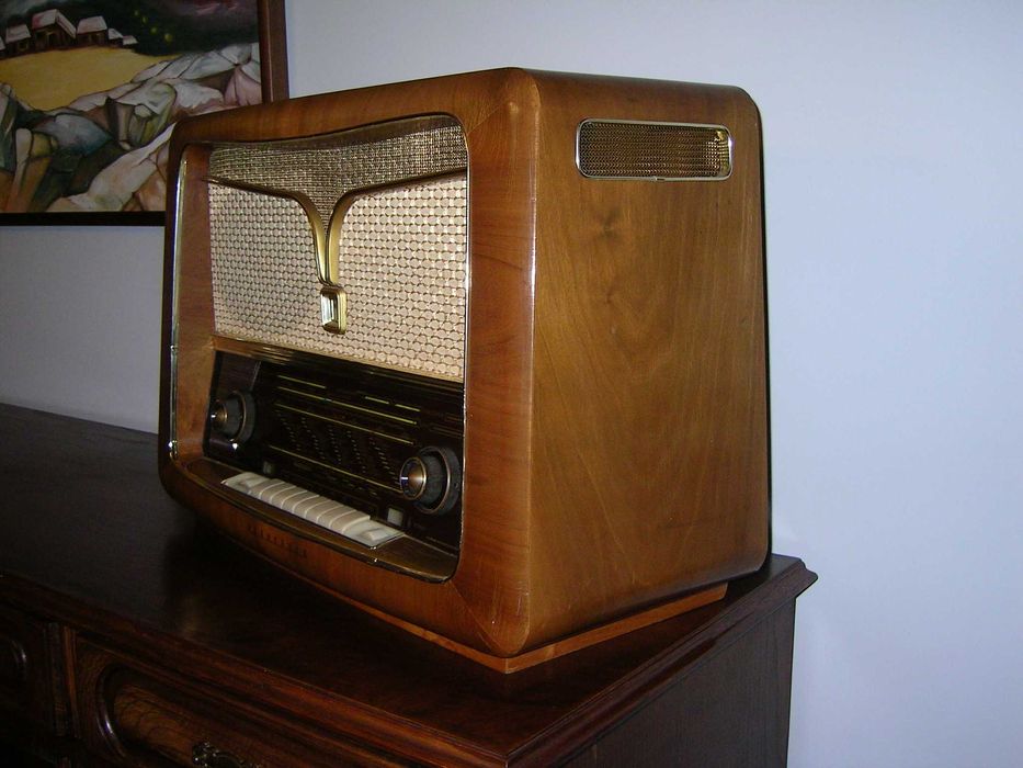 Rádio antigo a funcionar