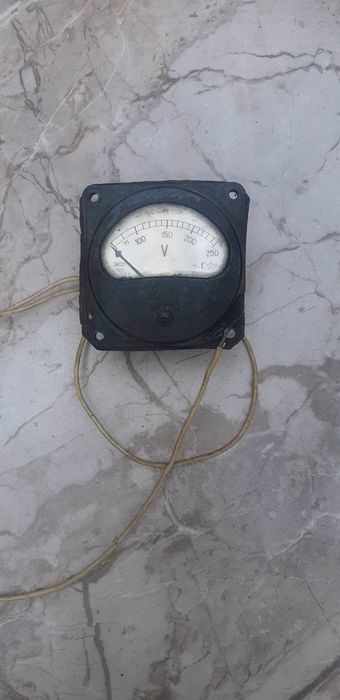 Измеритель силы тока вольтметр